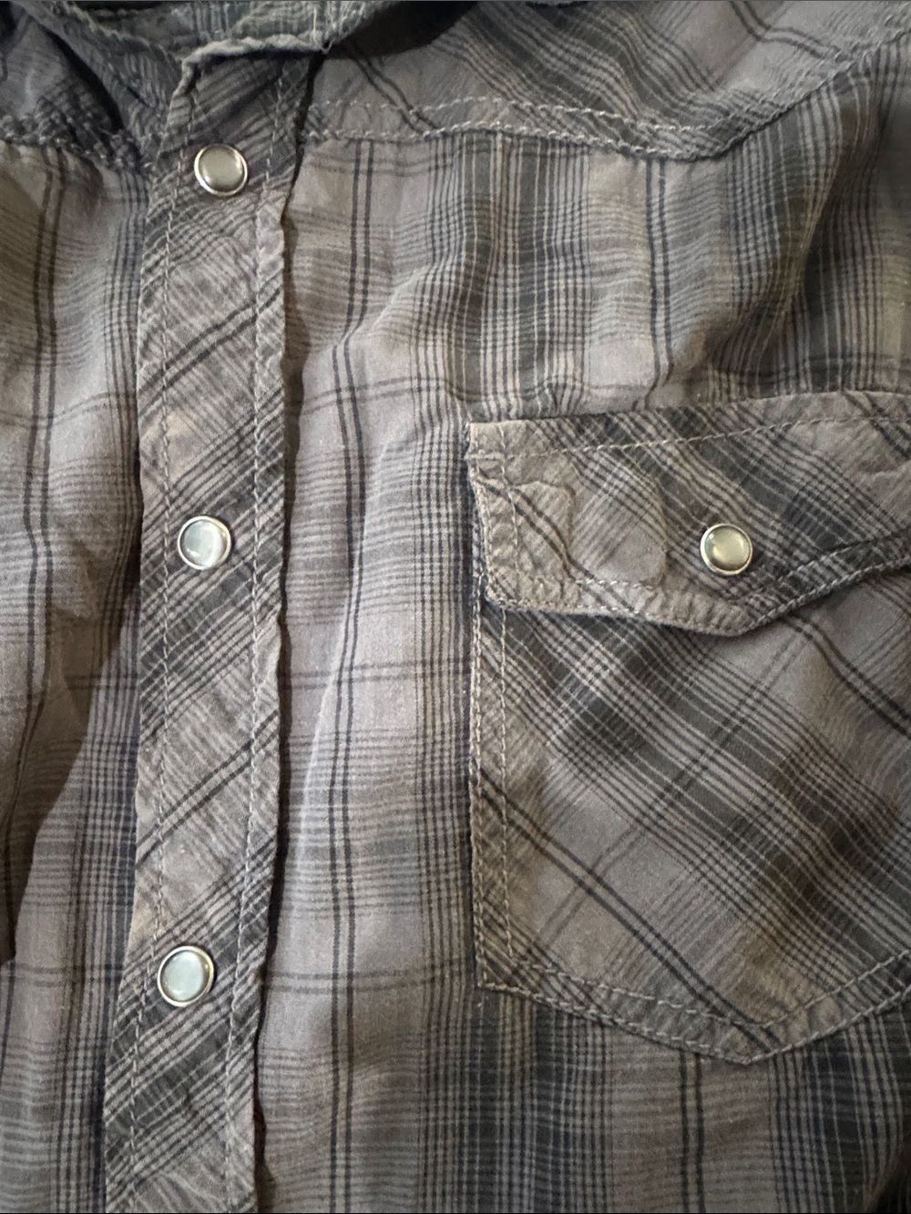 Machine Men's Gray Plaid Button-Down Shirt - Picture 3 of 6